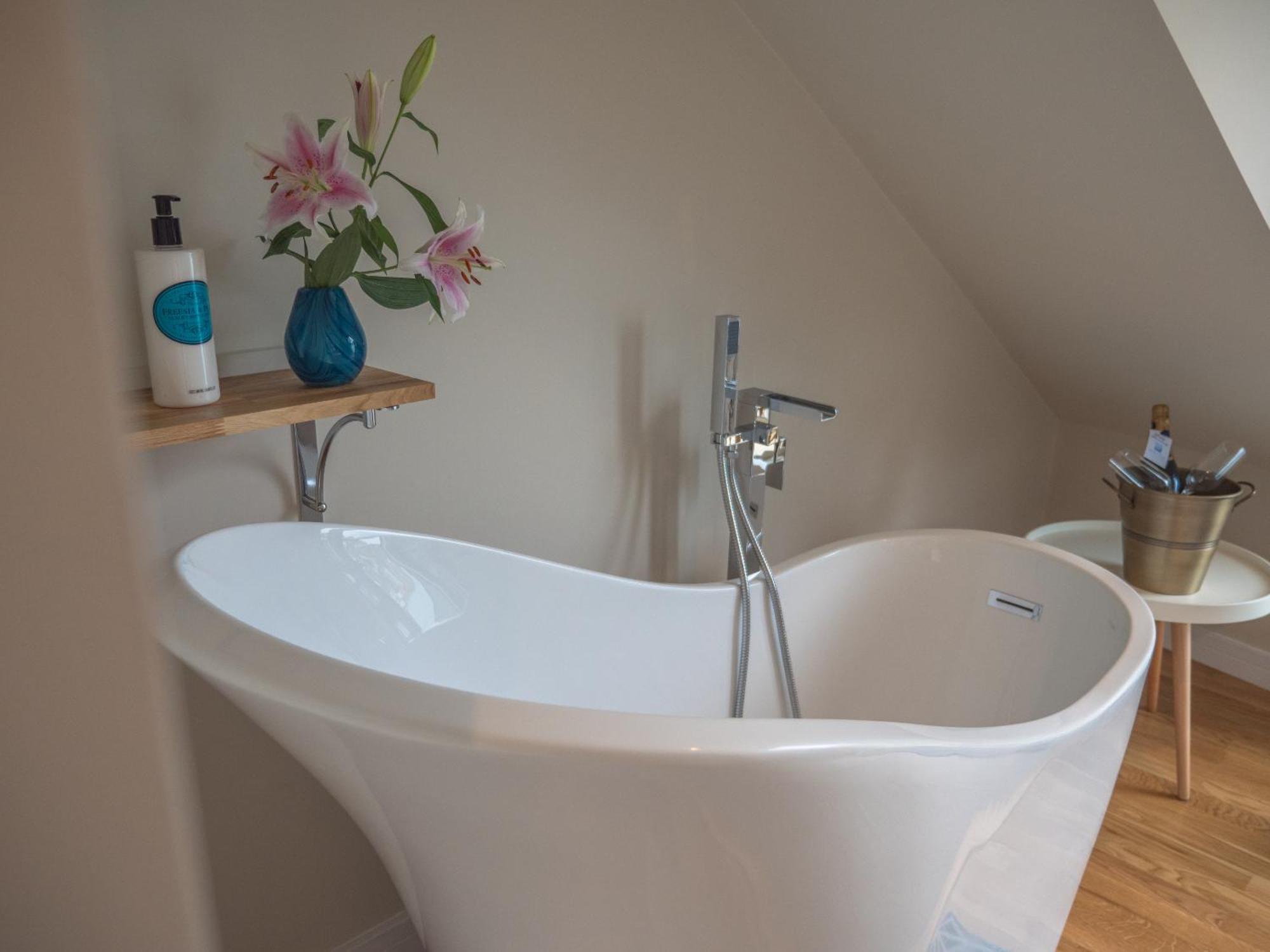 Waterfront House Bed & Breakfast 5*