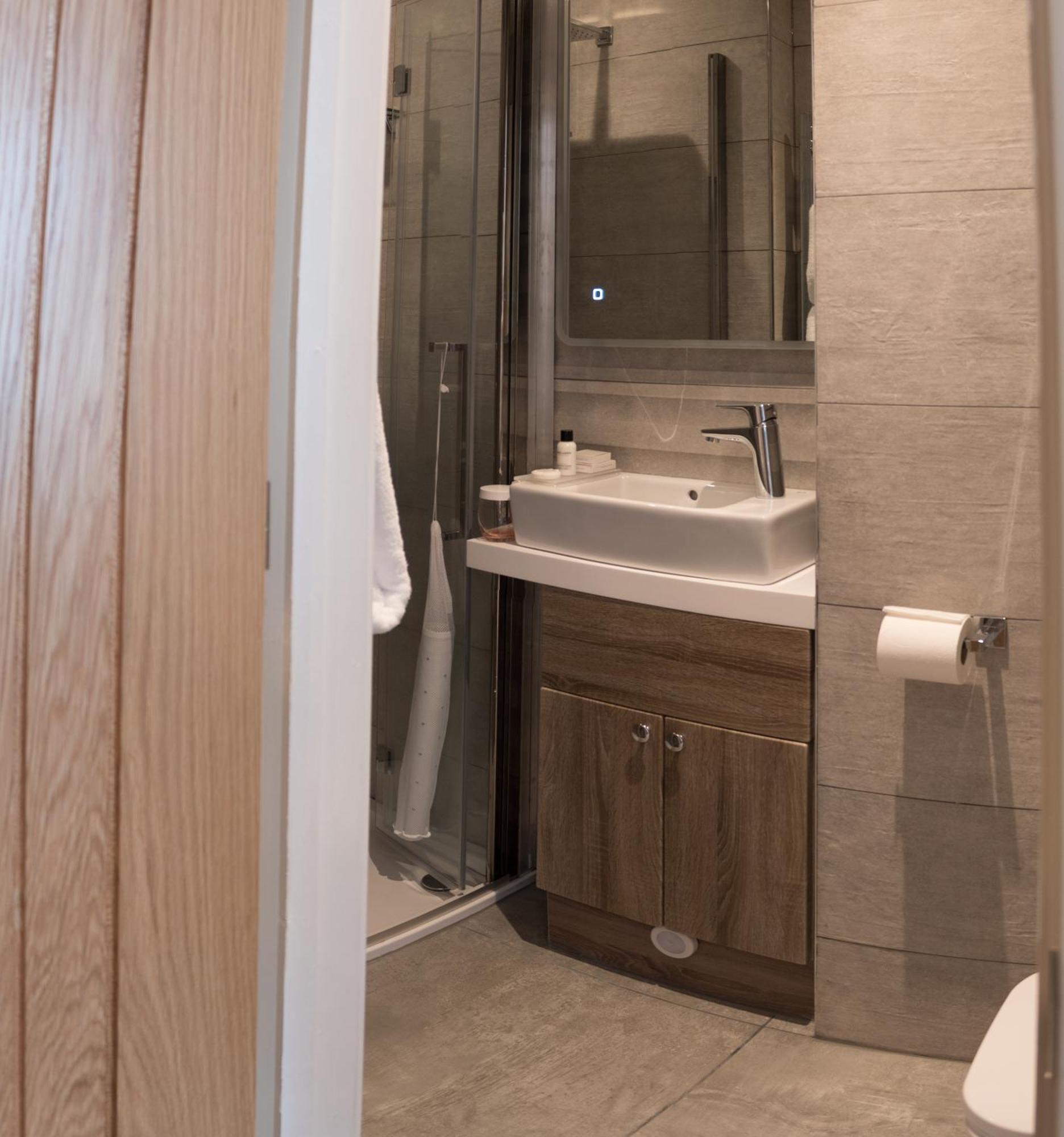 Waterfront House 5* Dartmouth