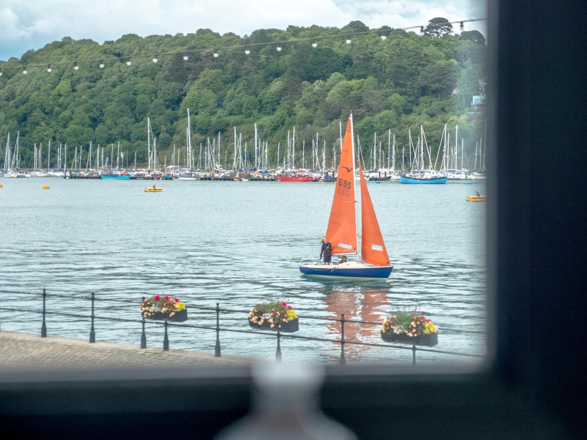 Bed and breakfast Waterfront House 5*