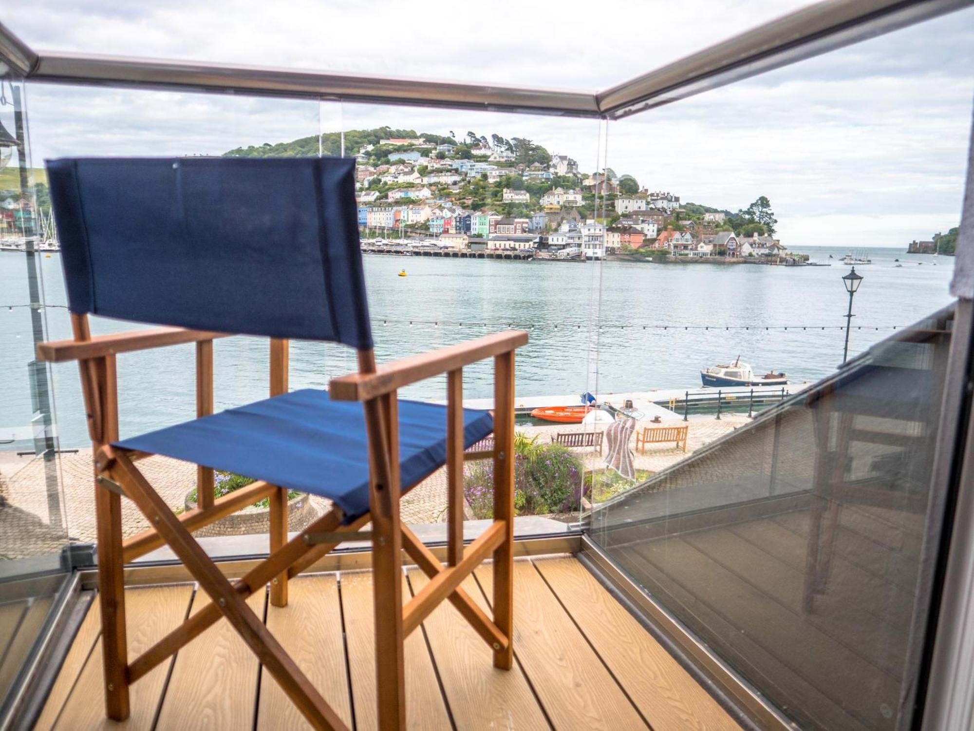 Waterfront House 5*